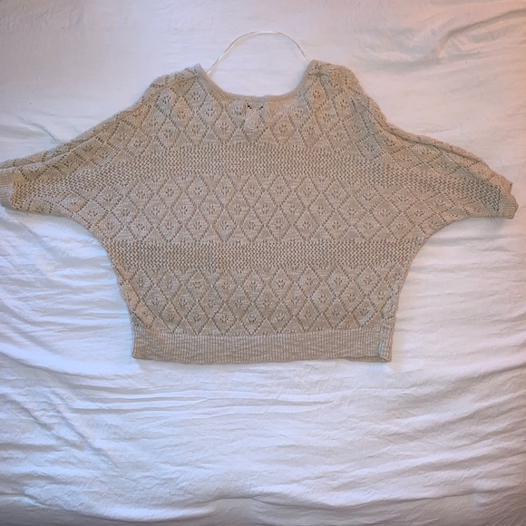 ❗️SOLD❗️ Beige Crochet Styled Top - Picture 6 of 6